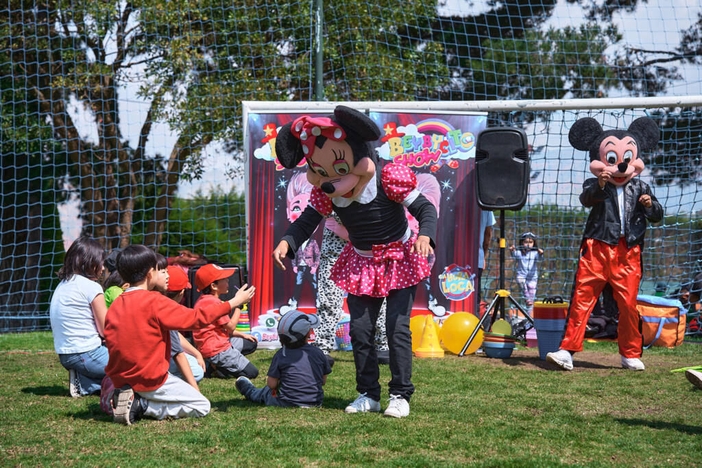 ¡El pasado domingo 14 de abril, nuestro querido Club Alemán La Paz se llenó de risas, juegos y mucha diversión para celebrar el Día del Niño! Queremos agradecer a todas las familias que se unieron a nosotros para hacer de este día un momento especial y lleno de alegría para nuestros pequeños socios.

Desde temprano, el ambiente festivo invadió nuestras instalaciones, con coloridos globos, música alegre y actividades emocionantes preparadas especialmente para los más pequeños de la casa. Hubo juegos inflables, concursos y muchas sorpresas más que mantuvieron a los niños emocionados y entretenidos durante toda la jornada.
¡Gracias a cada niño y niña que nos acompañó, a sus familias por confiar en nosotros y a todo el equipo que trabajó incansablemente para hacer realidad este día lleno de magia y diversión!

📸🎈¡A continuación, compartimos algunas fotos de los momentos más destacados de la celebración! ¡Revísalas y revive la alegría del Día del Niño en el Club Alemán La Paz! 🎈📸